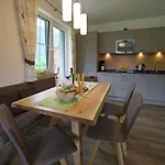 Cozy Near Area In *